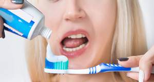 Американские ученые рассказали о серьезном вреде зубных щеток